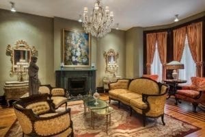 A Detroit Hotel Inn at 97 Winder Parlor